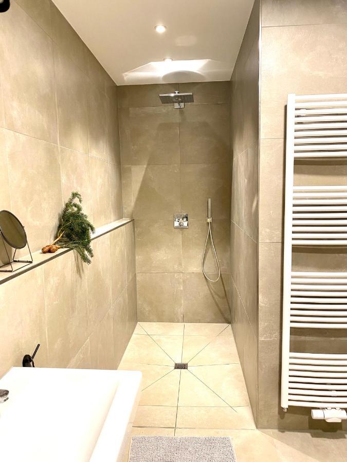 Exklusive 82 Qm Loftwohnung Mit Tiefgarage Und Sued-Balkon Zentral Titisee-Neustadt Exterior foto