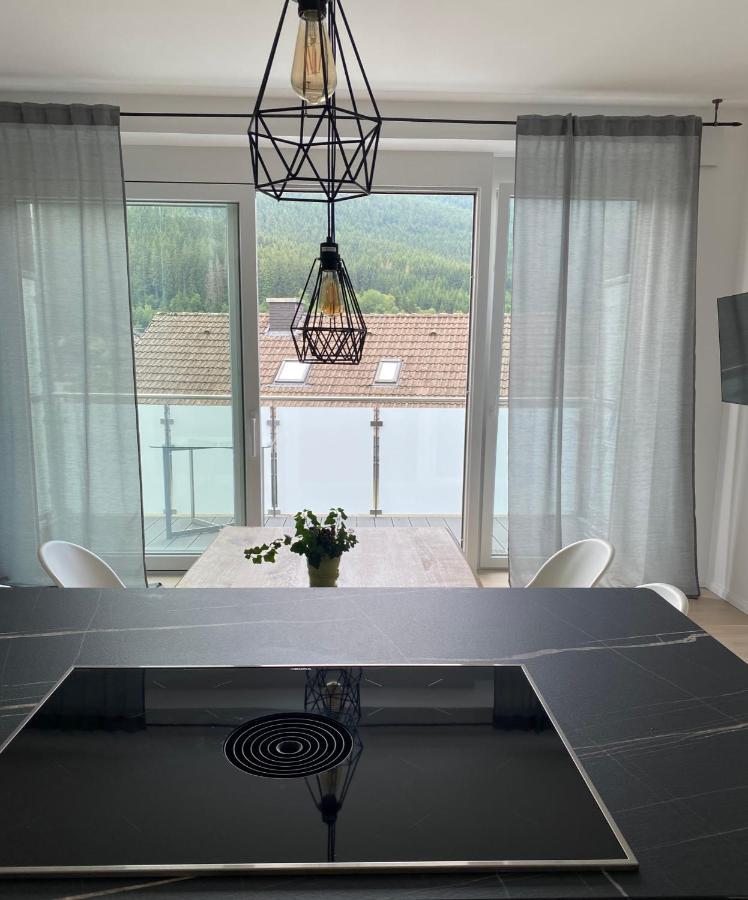 Exklusive 82 Qm Loftwohnung Mit Tiefgarage Und Sued-Balkon Zentral Titisee-Neustadt Exterior foto